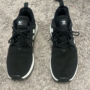 Men’s Black adidas tennis shoes size 11.5